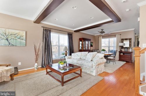 8901 Ruffed Grouse Ct, Gainesville, VA 20155-5865