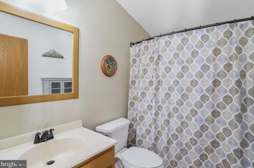 283 The Woods Rd, Hedgesville WV  25427-6886 exterior