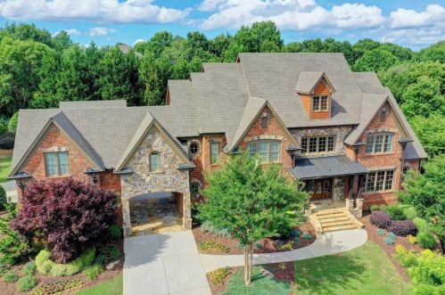 2319 Weeping Oak Dr, Braselton, GA 30517-6048