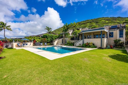 106 Lumahai St, Honolulu HI  96825-2104 exterior