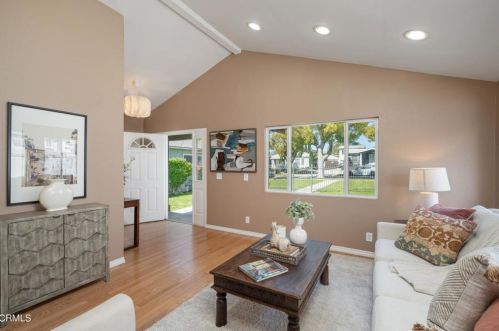1122 Spazier Ave, Glendale CA  91201-1320 exterior