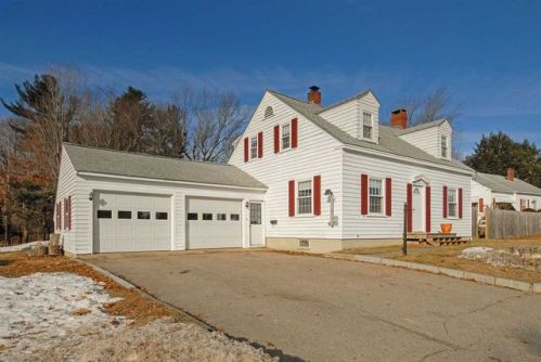 385 High St, Somersworth, NH 03878-1407
