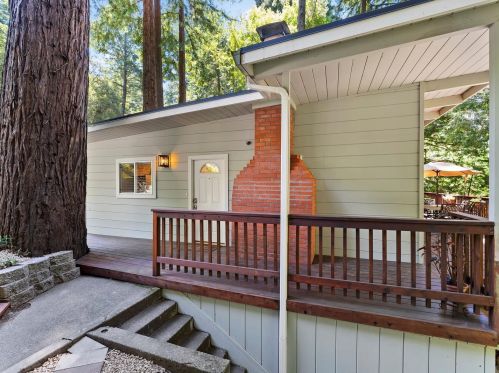 109 Huckleberry Ln, Big Basin, CA 95006-9435