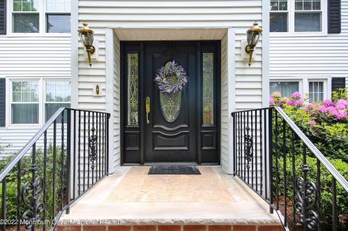 737 Nutswamp Rd, Tinton Falls, NJ 07701-5309