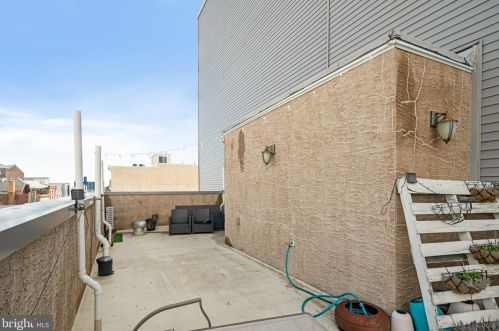 825 16 St, Philadelphia PA  19140-4911 exterior