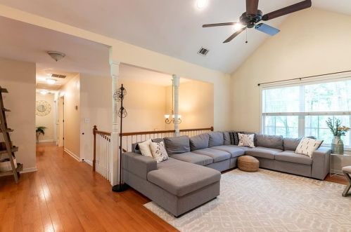 8765 Bayhill Dr, Gainesville, GA 30506-6792
