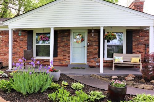 8209 Fields Ertel Rd, Cincinnati, OH 45249-8264