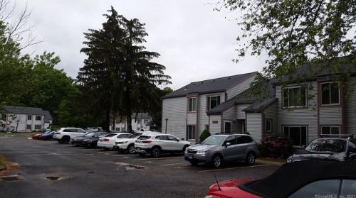 32 Candlewood Dr, Wapping CT  06074-2610 exterior