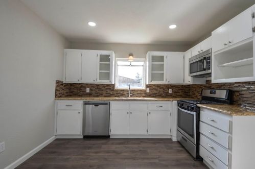 48 Adams Ave, Los Banos CA  93635-4606 exterior