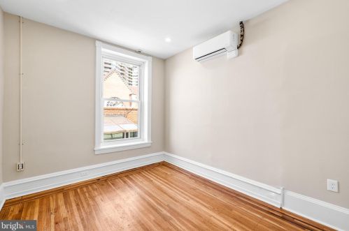 2311 Green St, Philadelphia PA  19130-3120 exterior