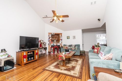 110 Creekview Trl, Warner Robins GA  31088-1664 exterior
