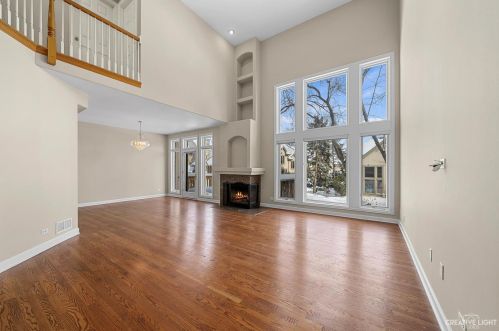 1045 Sutton Ct, Palatine, IL 60067-2251