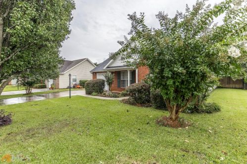 446 Falkirk Dr, Warner Robins GA  31088-1257 exterior