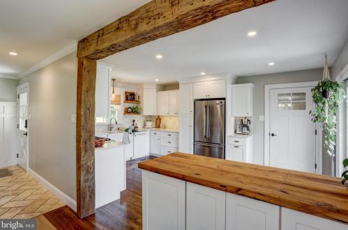 1220 Country Club Dr, Lancaster PA  17601-5208 exterior