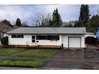 425 Clarendon St, Gladstone OR  97027-2434 exterior