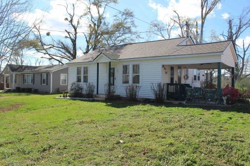 18 Watson Dr, Newnan, GA 30263-2936