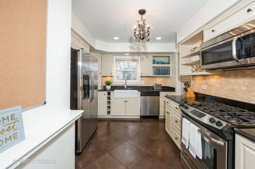 1058 Anderson Dr, Palatine, IL 60074-4145