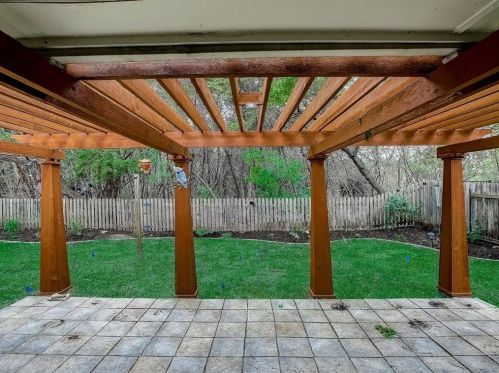 4520 Eagle Feather Dr, Austin TX  78735-6466 exterior