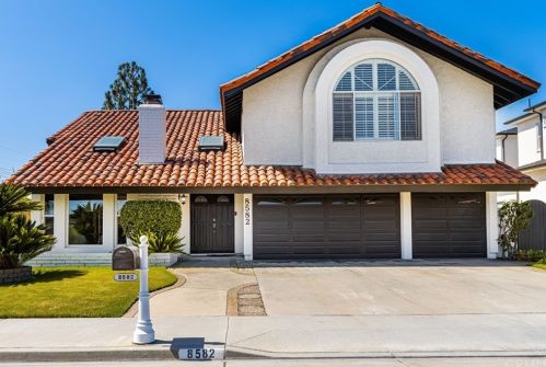 8582 Wave Cir, Huntington Beach, CA 92646-2118