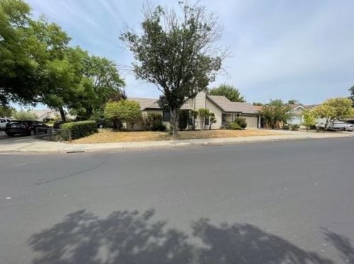 2341 Manor Oak Dr, Modesto, CA 95355-9149