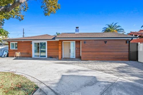 10214 Woodruff Ave, Downey, CA 90241-2943