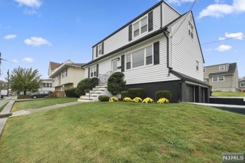 2 6th St, Wood-Ridge NJ  07075-2118 exterior