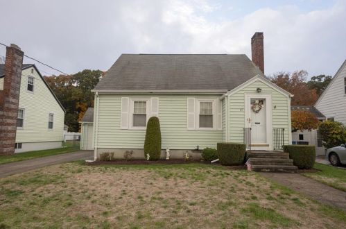 47 Sunset Ter, Providence, RI 02905-1044