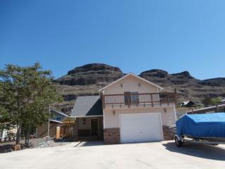 853 Chukar Pl, George, WA 98848-9342