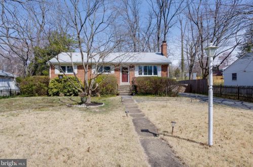 7318 Camp Alger Ave, Falls Church, VA 22042-3712