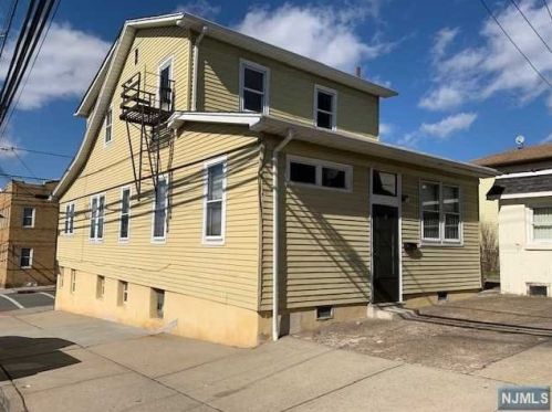 86 Malcolm Ave, Outwater, NJ 07026-1218