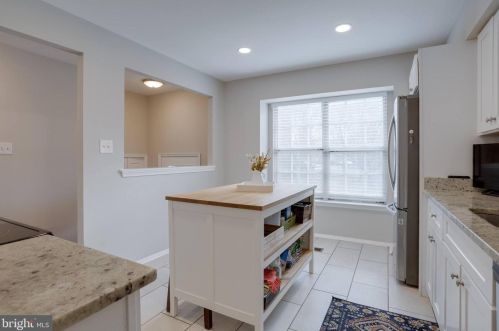 8816 Ridge Hollow Ct, Springfield VA  22152-1424 exterior