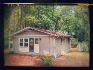 217 Scarlett Dr, Chapel Hill NC  27517-5511 exterior