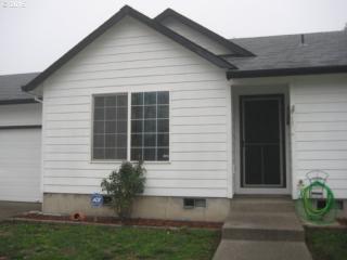 315 4th St, Newberg, OR 97132-2400