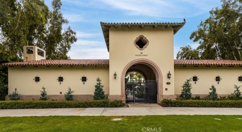 20 Leucadia, Irvine CA  92602-2415 exterior