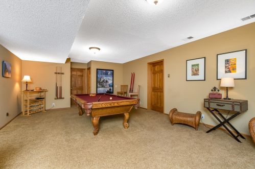 13606 Duluth Dr, Saint Paul MN 55124-8797 exterior