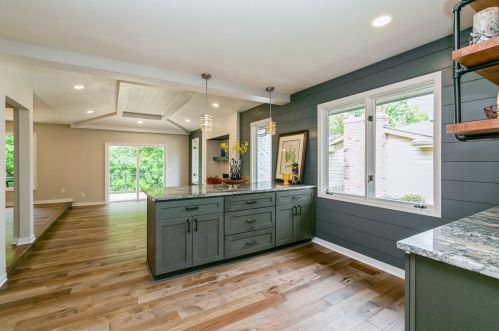 9243 Hyland Creek Rd, Minneapolis MN  55437-1948 exterior