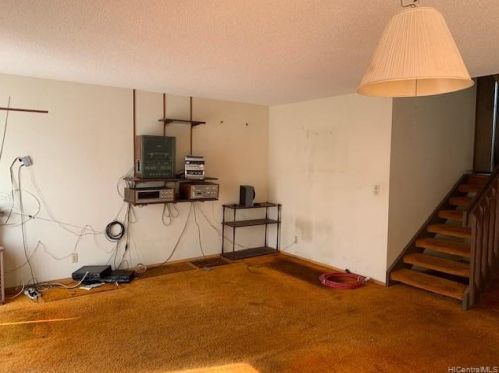 92-1099 Makakilo Dr, Kapolei, HI 96707-1570