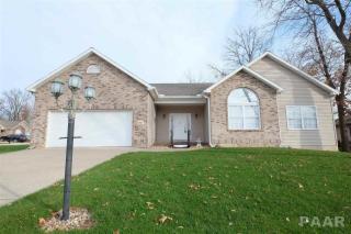 2620 Arlington Cir, Pekin IL  61554-1771 exterior