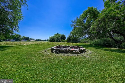 1504 Carlisle Pike, Hanover PA 17331-8820 exterior