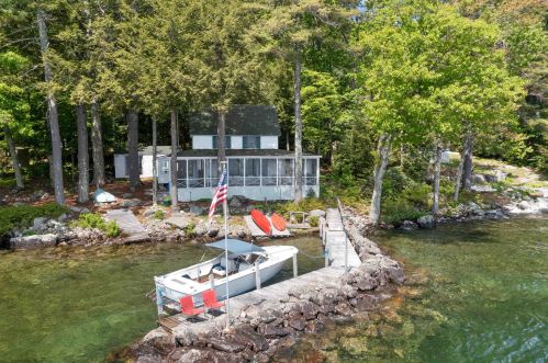 12 Lockes Is, Laconia, NH 03249-7713