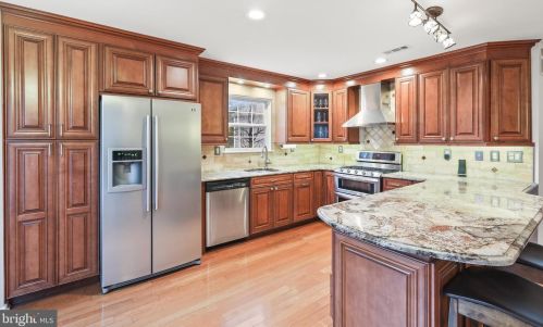 4 Essex Ct, Princeton, NJ 08540-6329