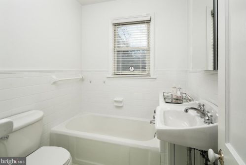 32 Snowden Ln, Princeton NJ 08540-3650 exterior