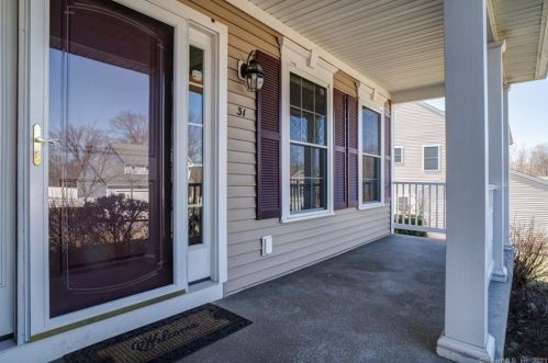 31 Twin Pines Dr, Wallingford, CT 06492-6020