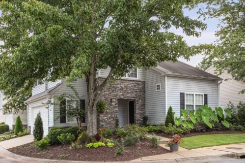 676 Oaks Dr, Holly Springs, GA 30188-7370