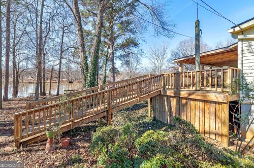 252 Lakeview Dr, Locust Grove GA  30248-3820 exterior