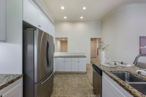 124 Overbrook, Irvine CA  92620-2177 exterior