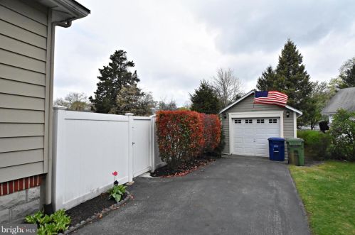 102 Leconey Cir, Palmyra, NJ 08065-1321