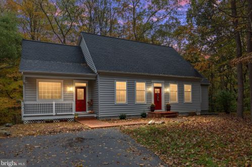 1738 Terrapin Neck Rd, Shepherdstown, WV 25443-4131