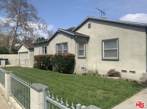 13627 Chandler Blvd, Van Nuys, CA 91401-5235