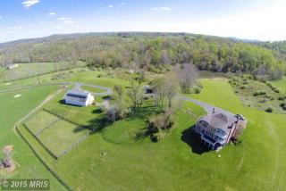 12025 Leeds Chapel Ln, Markham, VA 22643-1931